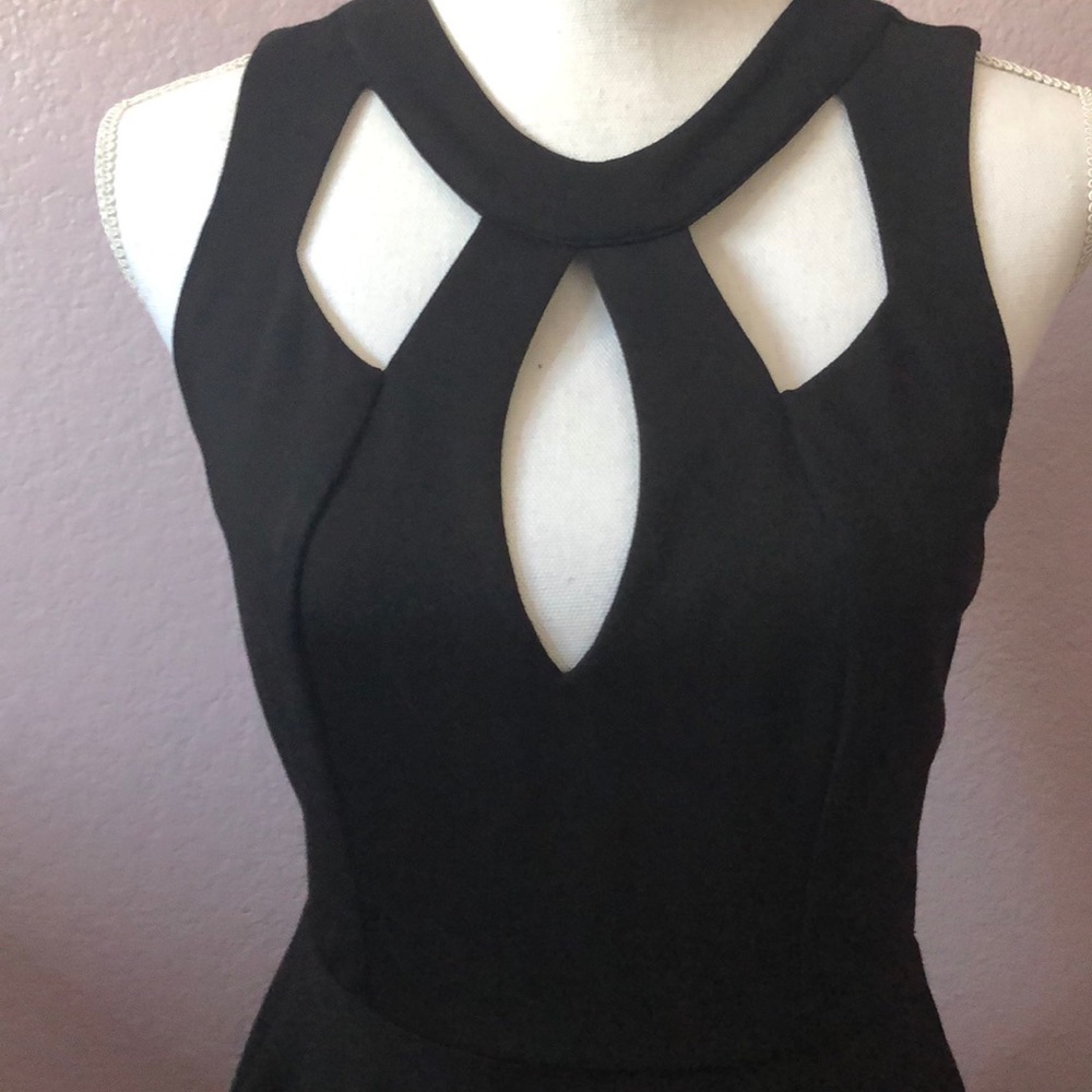 Black sleeveless dress - Picture 2 of 3